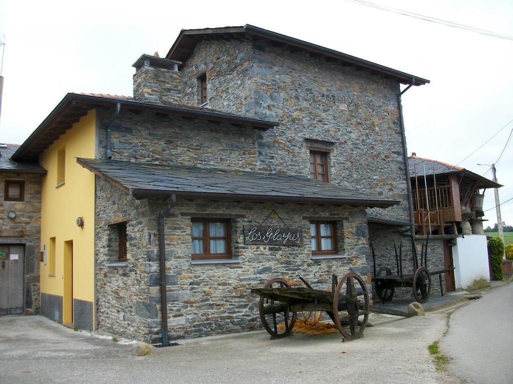 Casa De Aldea Los Glayus Casa de hóspedes Luarca Quarto foto