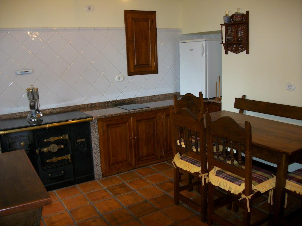 Casa De Aldea Los Glayus Casa de hóspedes Luarca Quarto foto